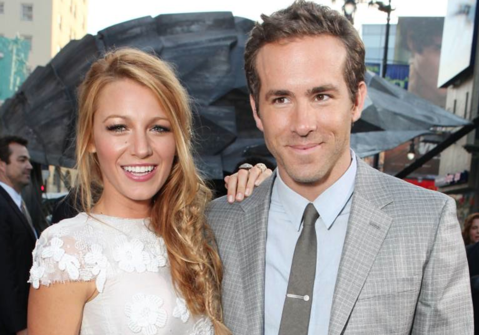 Blake Lively Ryan Reynolds Celebrity Wedding Couple First Dance