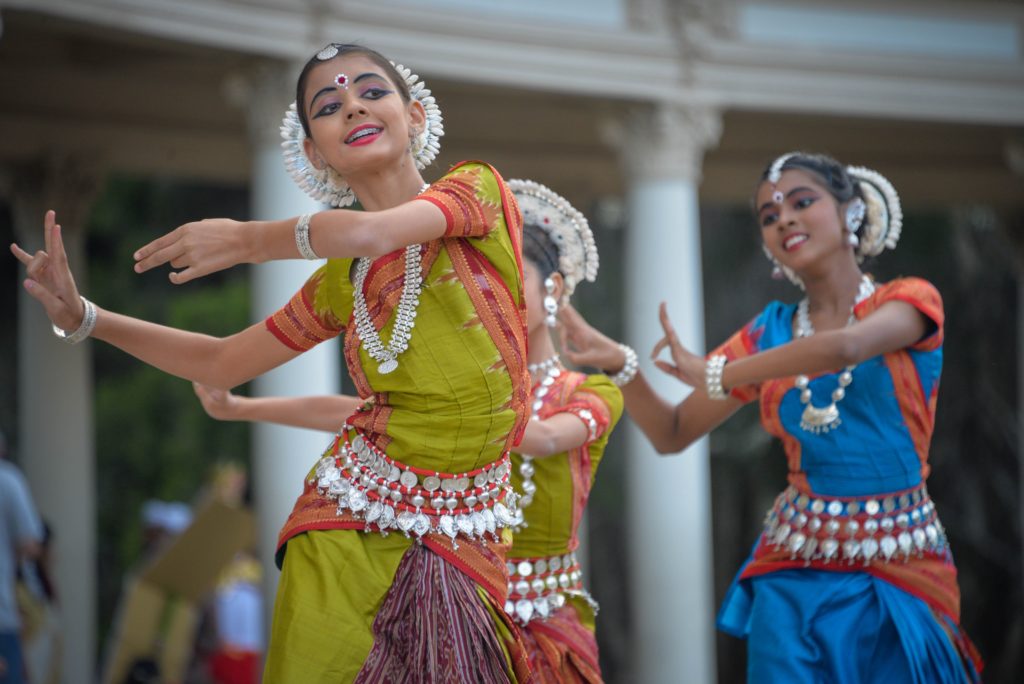 indian dancers bhangra